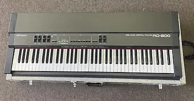 Vintage Roland Rd-200 Digital Stage Piano 76 Key W/ Flight Case Tested • $650