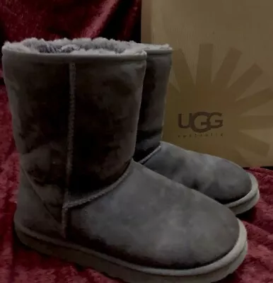 UGG UGGS Women's 10 Gray Fleece Lined Classic Short Mid-Calf Boots VGC In Box • $24.99