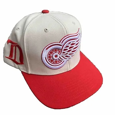 Detroit Red Wings Mitchell & Ness Snapback Hat • $17.49