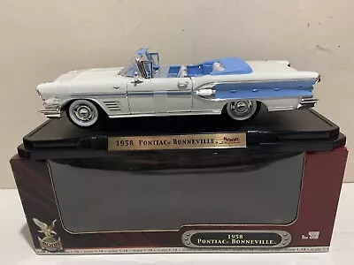 Boxed 1:18 Scale Diecast Model Car Road Signature 1958 Pontiac Bonneville • £54.99