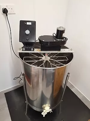 8 Frame Honey Extractor • £350