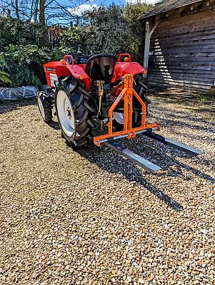 Compact Tractor Pallet Forks D300 KG Category 1 Hitch Kubota Yanmar Kioti • £370