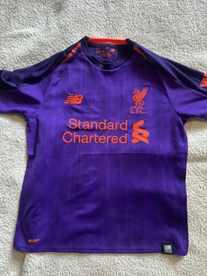 £1.04 • Buy Boys Nike Liverpool Football Training Top (Age 9-10)