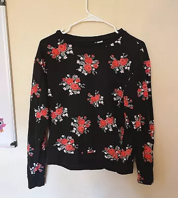 Black Floral Sweatshirt • $6