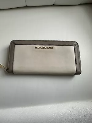 Michael Kors Wallet - Cream And Mocha • $25