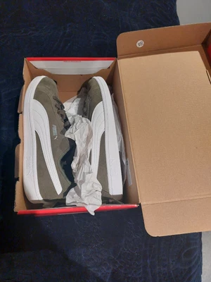 $35 • Buy Brand New Mens Puma Suede Sneakers