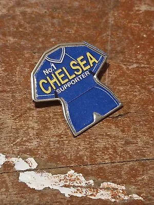 CHELSEA  F C - OLD  90's  INSERT  COLLECTABLE  FOOTBALL  BADGE  Pin   • £6.49