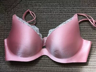 Victoria's Secret Angels Secret Embrace Padded Push-Up Bra Size 34C Pink NWOT • $55