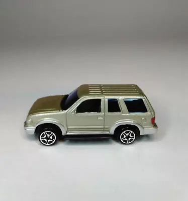 MotorMax #6061 Ford Explorer 1:64 Diecast SUV Beige • $14.97