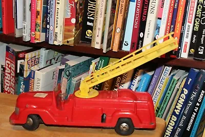  VERY NICE VINTAGE PLASTIC FRICTION 1940'S Or 50'S  MARX  FIRE LADDER TRUCK • $35.95