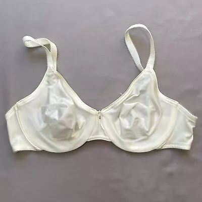 Wacoal Bra 36C Bodysuede Underwire Satin Unlined Adjustable Ivory 85182 • $26