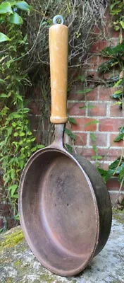 £0.99 • Buy Vintage Lovely Old Cast Iron 8” Skillet & Wooden Handle Pan Interior Kitchenalia