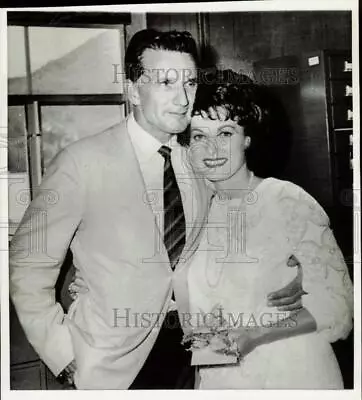 1968 Press Photo Maureen O'Hara And Charles Blair Marry In The Virgin Islands • $19.99