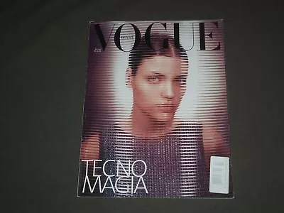 2002 January Vogue Magazine - Luciana Curtis Cover - Brazil Edition - Sp 4790 • $30