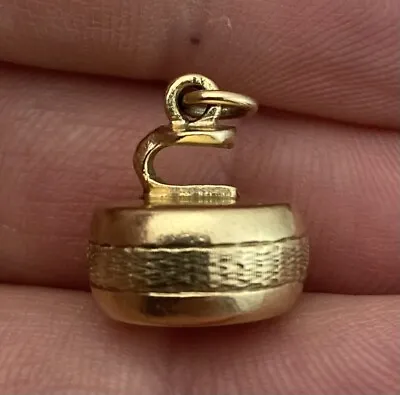 Fab Vintage 9ct Gold Curling Stone Charm 3.5 Grams.  London 1960 • $170.50