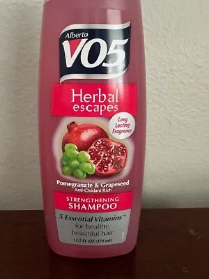 Alberto Vo5 Herbal Escapes Strengthening Shampoo Pomegranate & Grapeseed 12.5 Oz • $9.99