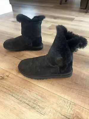 UGG Bailey Button Women’s Size 8 Black Sheepskin Shearling Winter Boots 5803 • $25