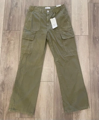 $30 • Buy Zara Green Cargo Pants Size 6