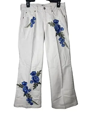 Miraclebody Women's Vintage White Embroidered Blue Floral Jeans Size 4 • $16.99