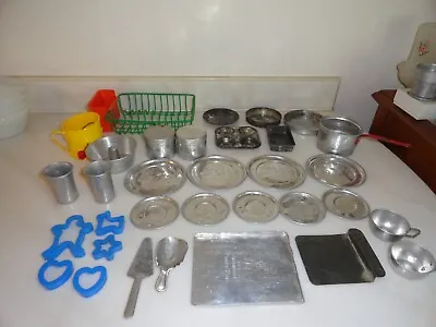 Vintage Lot Toy Childs Aluminum Play Pretend Baking Pans Dishes Cookie Cutters#2 • $19.99