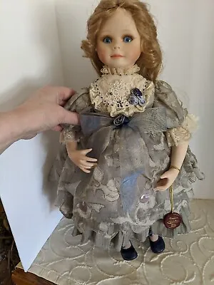 Vintage CHRISTINE ET CECILE/ MUNDIA REVE DE PORCELAINE COLLECTIBLE DOLL RARE • $70