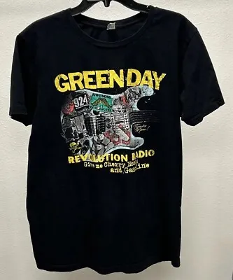 Green Day Revolution Radio Punk Rock Music Graphic T-Shirt Adult Size Large • $29.99