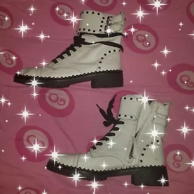 Womans 7.5 M Studded Buckle White Zip Up Lace Heel/Platform Cute Biker Boots  • $25.20