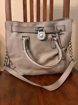 Used Michael Kors Hamilton Lge Saffiano Leather Purse. • $16