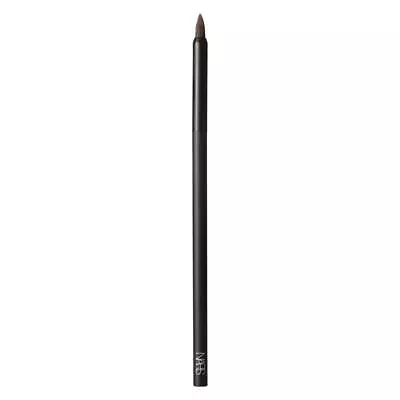 #40 Multi-Use Precision Brush • £32.32