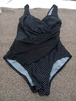 Ocean Club Ladied Swimsuit Size UK 12 Slightly Padded * • £3.85