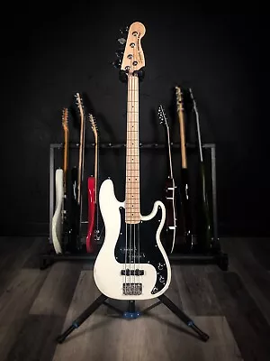 Squier Affinity Precision Bass - Olympic White • $159.99