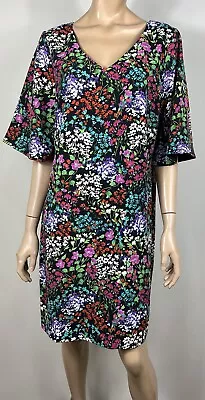 Review Floral Shift Dress - Size 16 • $50