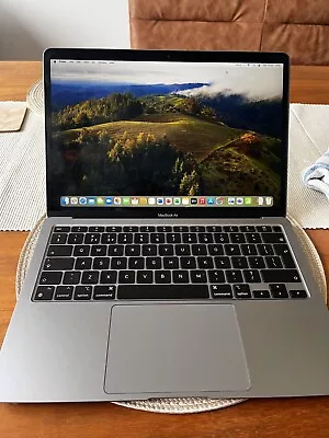 Apple MacBook Air 13in (256GB SSD M1 8GB) Laptop - Space Grey • £199