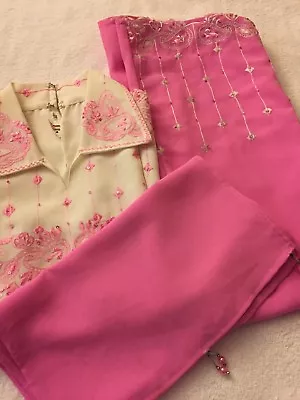 White-Pink Girls Embroidered Kurti Set With Dupatta Size 32 • $20