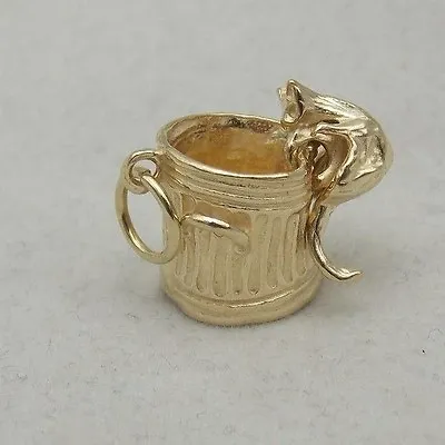 MOVING 9ct GOLD CHARM OF A CAT IN A RUBBISH  BIN • £207