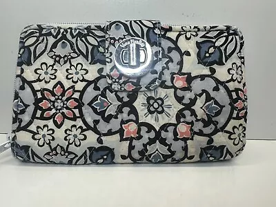 Vera Bradley Wallet • $12