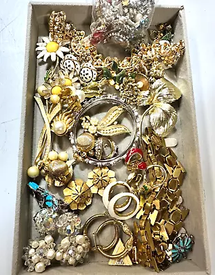 Vintage Jewelry Lot Damaged Weiss Trifari BSK Whiting Davis Van Del FOR REPAIR • $97.50