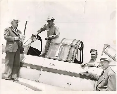 Litchfield MN 1949 Press Photo Flying Saucer News Sederstrom Airplane *P126a • $26.55