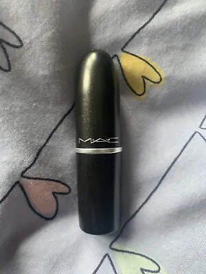 £16 • Buy MAC Cremesheen Lipstick ‘Midsummer Night'