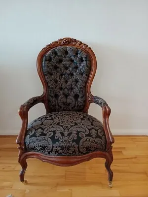 $650 • Buy Antique Buttoned Chair
