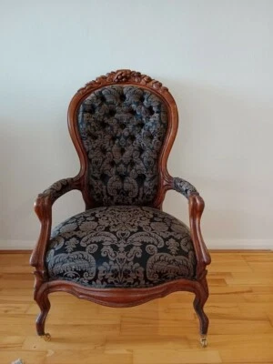 $650 • Buy Antique Buttoned Chair