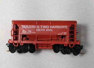 N Scale Atlas   DULUTH & TWO HARBORS  70 Ton Ore Car  D&TH 256  W/  MTL Couplers • $18