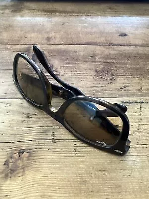 Ray-Ban RB4105 Wayfarer Sunglasses - Brown - Used • £36