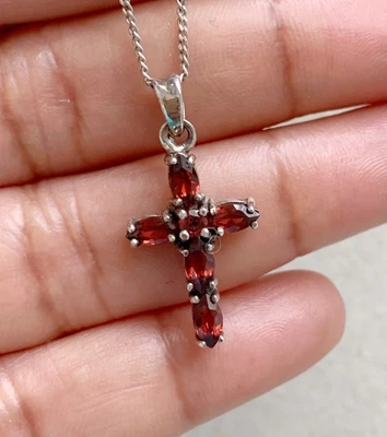 £14.99 • Buy PRETTY Vintage 925 Sterling Silver GARNET CROSS Pendant Necklace Not Scrap