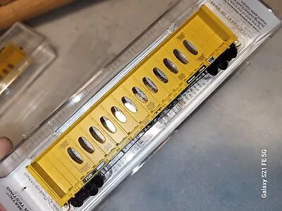 Micro Trains 60' 8  TTZX Thrall Centerbeam Flat Car Trailer Train N Scale #53020 • $39.99