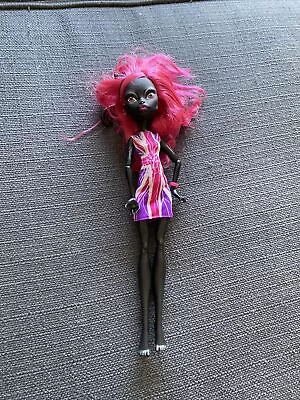 Monster High Ghoulebrities In Londoom Catty Noir Doll 2011 Mattel Used • $25