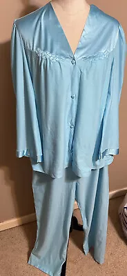Vintage Vanity Fair Pajama Blue Large With Silk Embellishing • $42.99