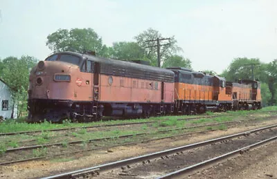 Milwaukee Road 113-A /315 / 497  __ ORIGINAL TRAIN SLIDE • $9.99