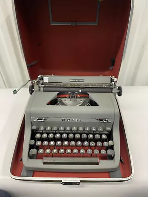 Vintage 1950s Royal Quiet De Luxe Typewriter W/ Case • $160