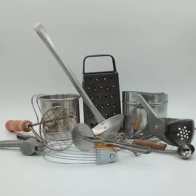 Lot Of Vintage Kitchen Utensils Kitchenware 11 Pieces  • $17.98